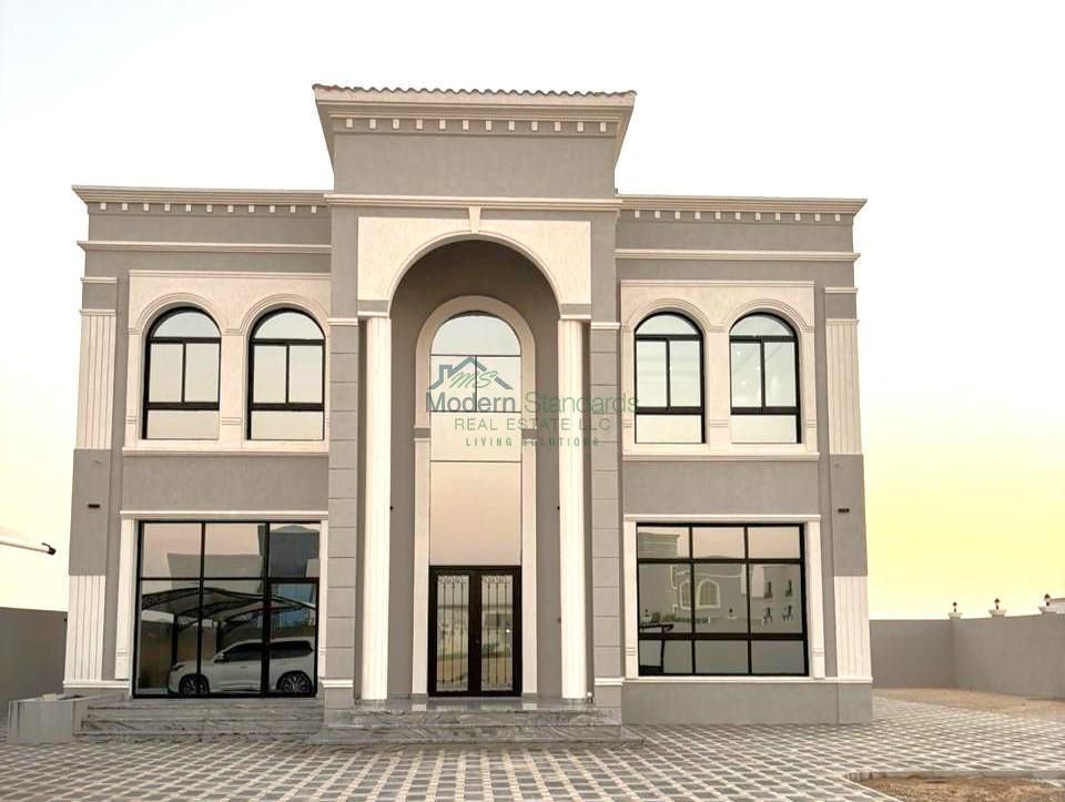 4 bedroom Villa for rent in al aweer 1 at 250,000 AED per year